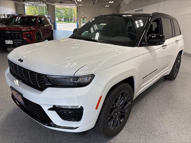 2025 Jeep Grand Cherokee GRAND CHEROKEE SUMMIT 4X4