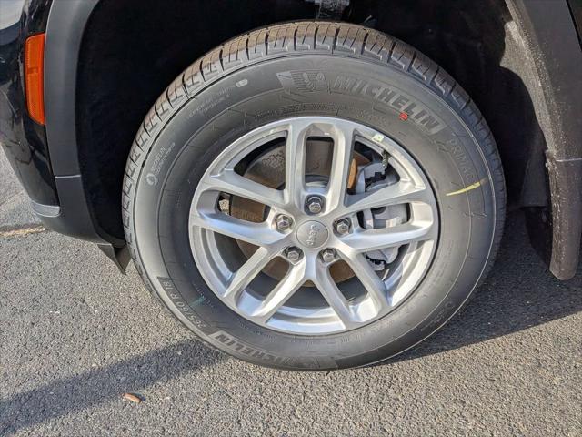 2025 Jeep Grand Cherokee Laredo X 4x4