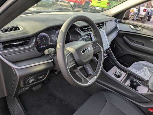 2025 Jeep Grand Cherokee Laredo X 4x4
