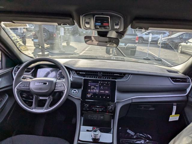 2025 Jeep Grand Cherokee Laredo X 4x4