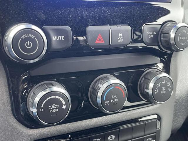 2026 RAM Ram 3500 Chassis Cab RAM 3500 BIG HORN CREW CAB CHASSIS 4X4 60 CA 2026 RAM Ram 3500 Chassis Cab RAM 3500 BIG HORN CREW CAB CHASSIS 4X4 60 CA