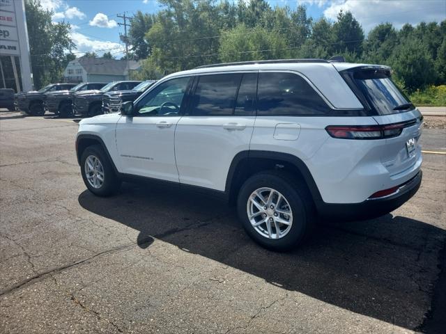 2025 Jeep Grand Cherokee GRAND CHEROKEE LAREDO X 4X4