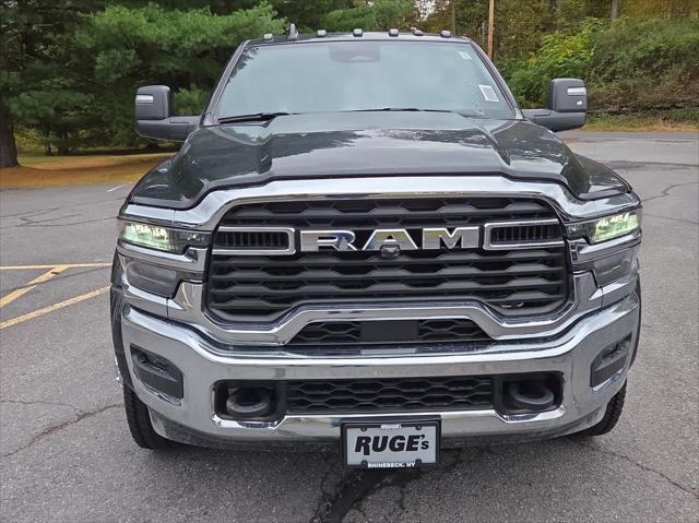 2026 RAM 5500 Chassis RAM 5500 BIG HORN CHASSIS CREW CAB 4X4 60 CA