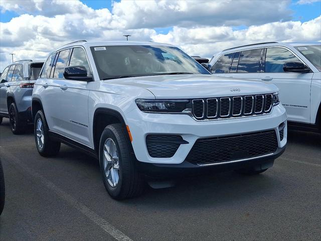 2025 Jeep Grand Cherokee GRAND CHEROKEE LAREDO X 4X4