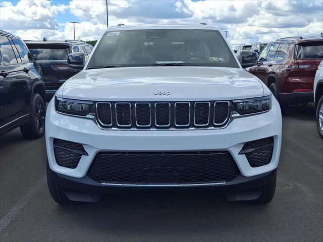 2025 Jeep Grand Cherokee GRAND CHEROKEE LAREDO X 4X4