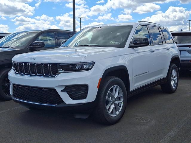 2025 Jeep Grand Cherokee GRAND CHEROKEE LAREDO X 4X4
