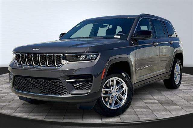 2025 Jeep Grand Cherokee GRAND CHEROKEE LAREDO X 4X4