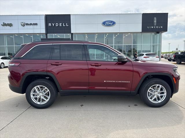 2025 Jeep Grand Cherokee GRAND CHEROKEE LAREDO X 4X4