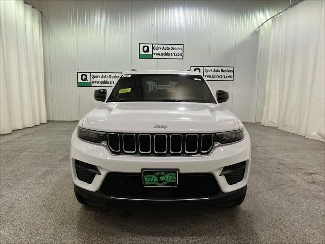 2025 Jeep Grand Cherokee GRAND CHEROKEE LAREDO X 4X4