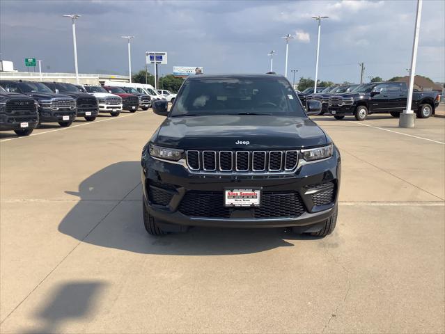 2025 Jeep Grand Cherokee GRAND CHEROKEE LAREDO X 4X2