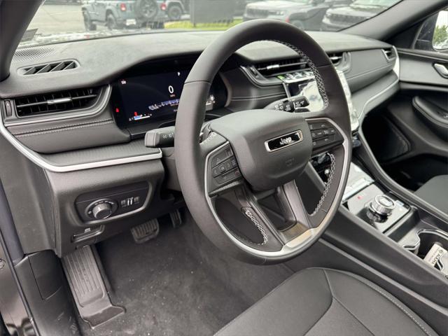 2025 Jeep Grand Cherokee GRAND CHEROKEE LAREDO X 4X4