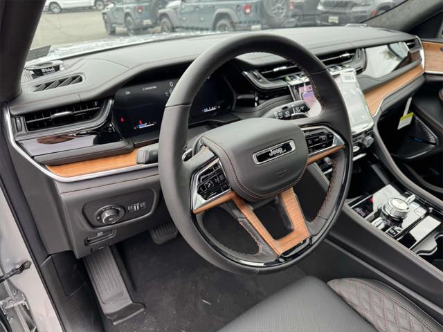 2025 Jeep Grand Cherokee GRAND CHEROKEE SUMMIT RESERVE 4X4