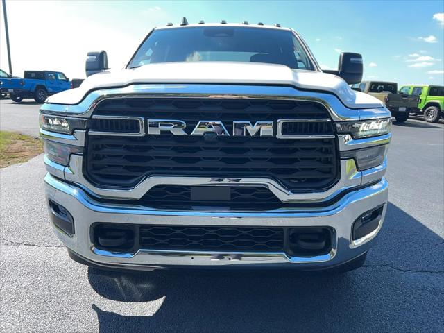 2026 RAM Ram 3500 Chassis Cab RAM 3500 TRADESMAN CREW CAB CHASSIS 4X4 60 CA