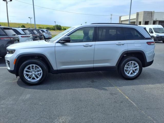 2025 Jeep Grand Cherokee GRAND CHEROKEE LAREDO X 4X4