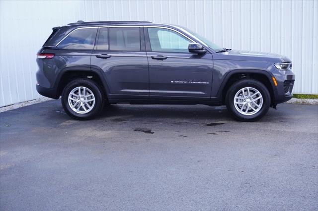 2025 Jeep Grand Cherokee GRAND CHEROKEE LAREDO X 4X4
