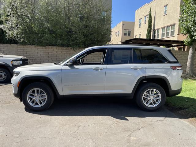 2025 Jeep Grand Cherokee GRAND CHEROKEE LAREDO X 4X2 2025 Jeep Grand Cherokee GRAND CHEROKEE LAREDO X 4X2