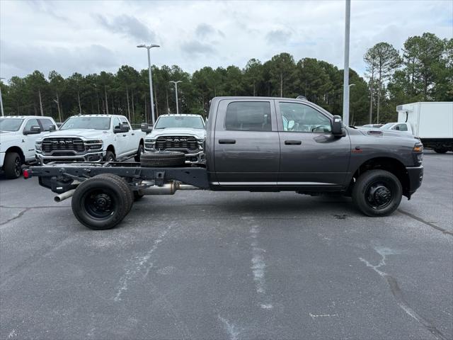 2026 RAM Ram 3500 Chassis Cab RAM 3500 TRADESMAN CREW CAB CHASSIS 4X4 60 CA 2026 RAM Ram 3500 Chassis Cab RAM 3500 TRADESMAN CREW CAB CHASSIS 4X4 60 CA