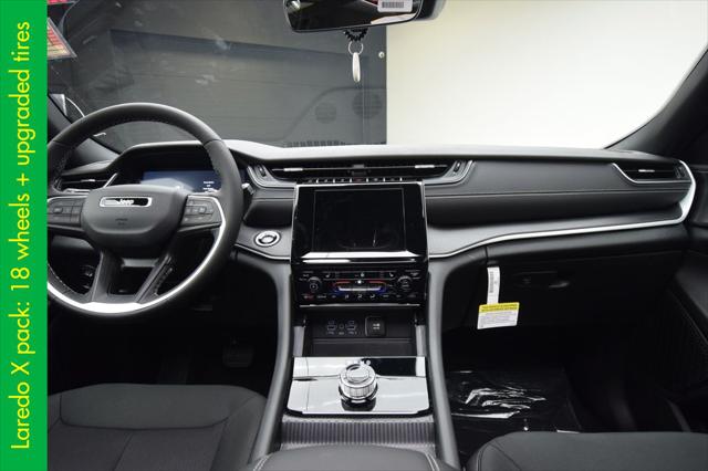 2025 Jeep Grand Cherokee GRAND CHEROKEE LAREDO X 4X4