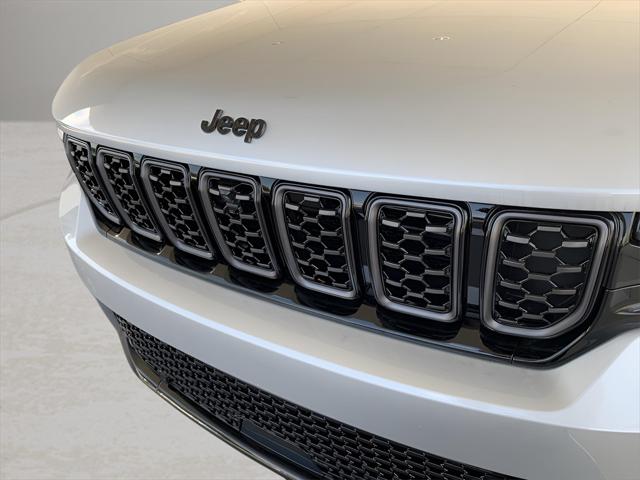 2025 Jeep Grand Cherokee GRAND CHEROKEE SUMMIT 4X4