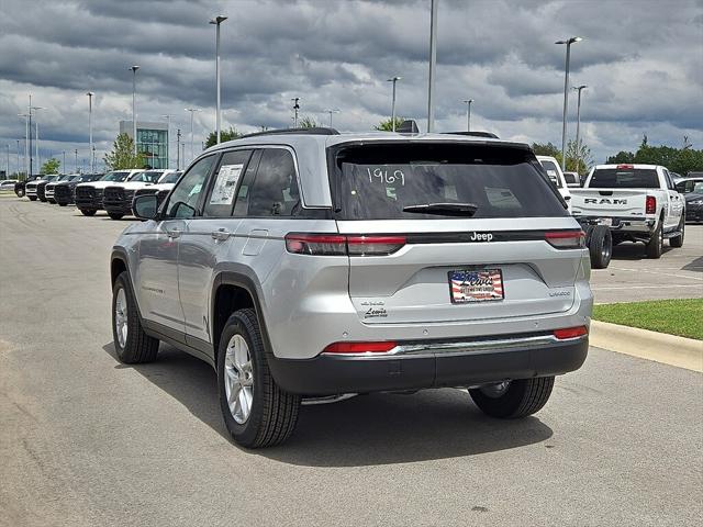 2025 Jeep Grand Cherokee GRAND CHEROKEE LAREDO X 4X4