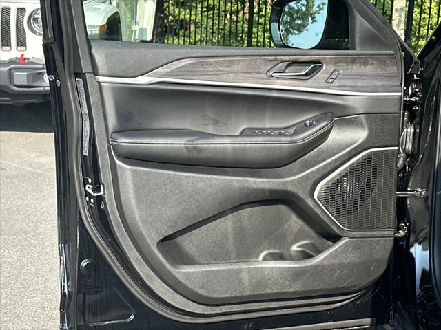 2025 Jeep Grand Cherokee Limited 4x2