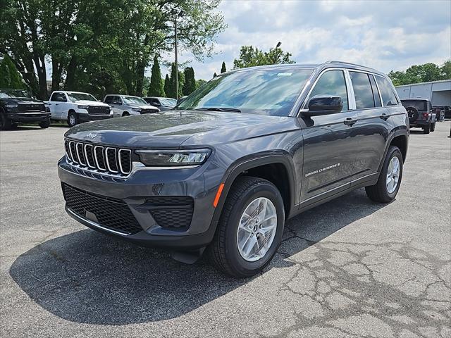 2025 Jeep Grand Cherokee GRAND CHEROKEE LAREDO X 4X4