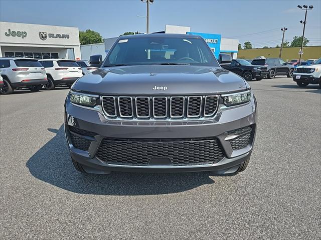 2025 Jeep Grand Cherokee GRAND CHEROKEE LAREDO X 4X4
