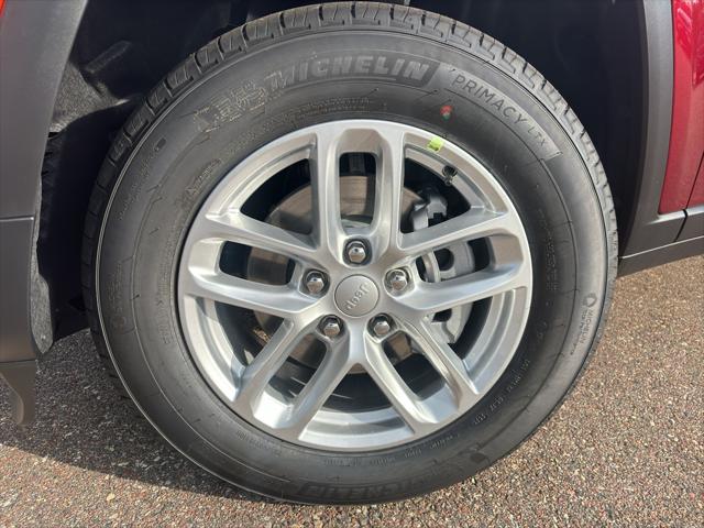 2025 Jeep Grand Cherokee GRAND CHEROKEE LAREDO X 4X4