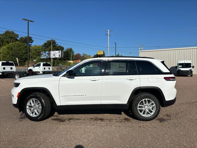 2025 Jeep Grand Cherokee GRAND CHEROKEE LAREDO X 4X4