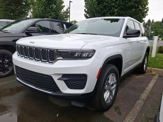 2025 Jeep Grand Cherokee GRAND CHEROKEE LAREDO X 4X4