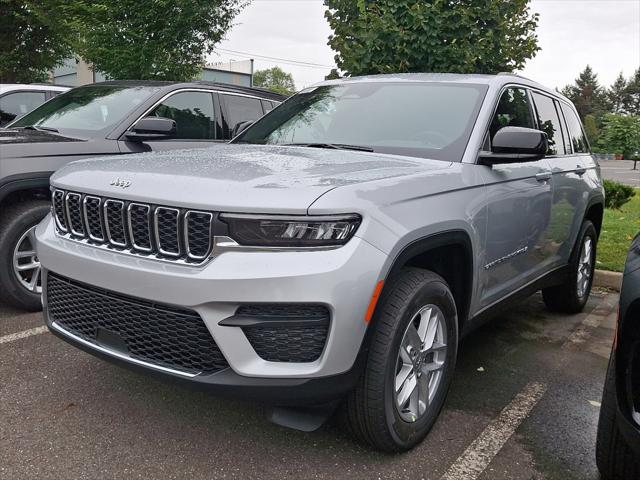 2025 Jeep Grand Cherokee GRAND CHEROKEE LAREDO X 4X4