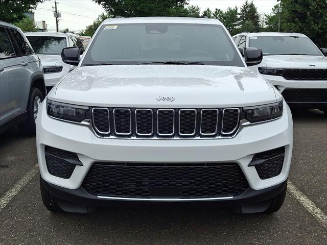 2025 Jeep Grand Cherokee GRAND CHEROKEE LAREDO X 4X4