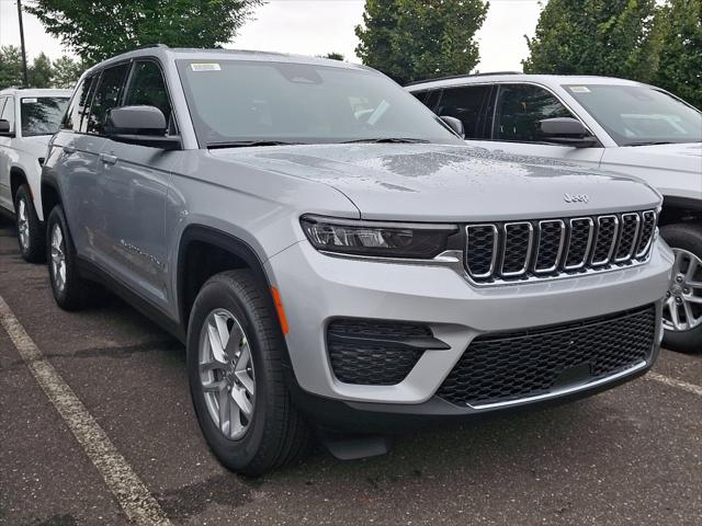 2025 Jeep Grand Cherokee GRAND CHEROKEE LAREDO X 4X4