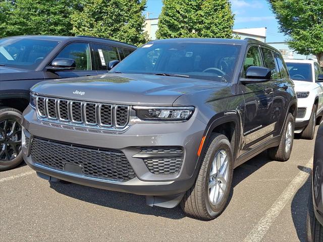 2025 Jeep Grand Cherokee GRAND CHEROKEE LAREDO X 4X4