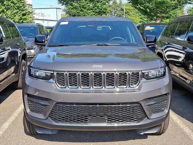 2025 Jeep Grand Cherokee GRAND CHEROKEE LAREDO X 4X4