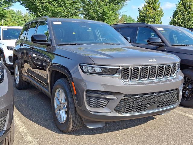 2025 Jeep Grand Cherokee GRAND CHEROKEE LAREDO X 4X4