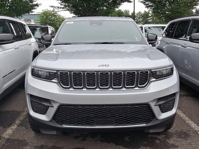 2025 Jeep Grand Cherokee GRAND CHEROKEE LAREDO X 4X4
