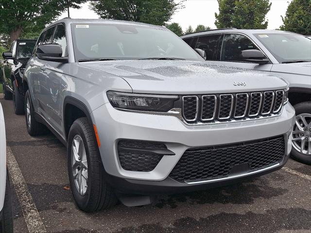 2025 Jeep Grand Cherokee GRAND CHEROKEE LAREDO X 4X4