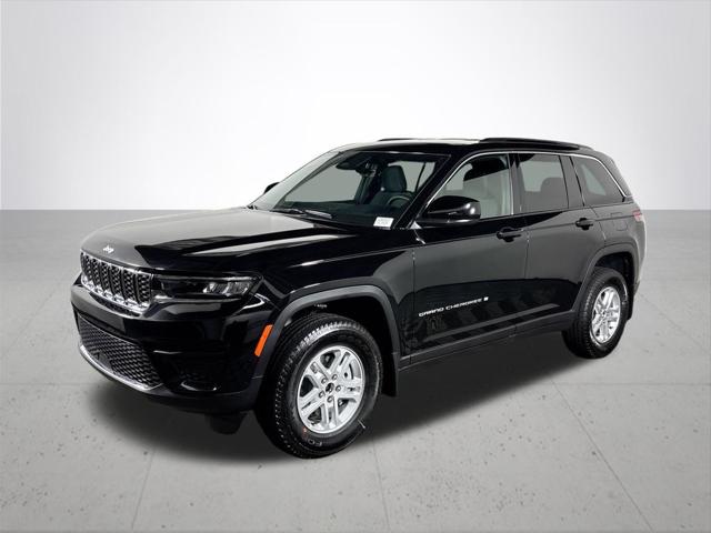 2025 Jeep Grand Cherokee GRAND CHEROKEE LAREDO 4X4