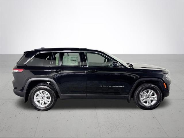 2025 Jeep Grand Cherokee Laredo 4x4