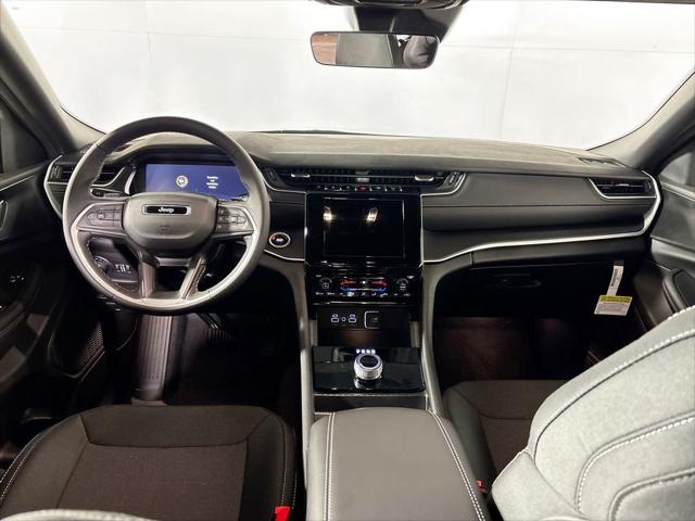 2025 Jeep Grand Cherokee Laredo 4x4