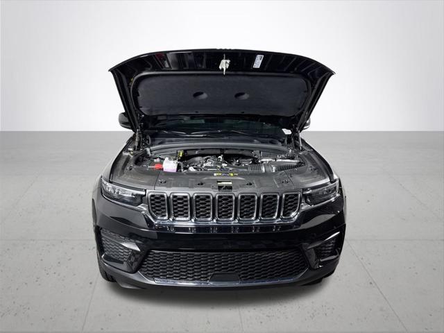2025 Jeep Grand Cherokee Laredo 4x4