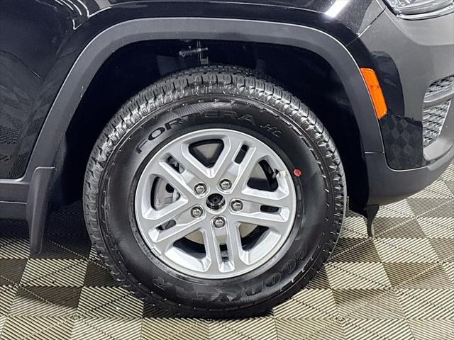 2025 Jeep Grand Cherokee Laredo 4x4