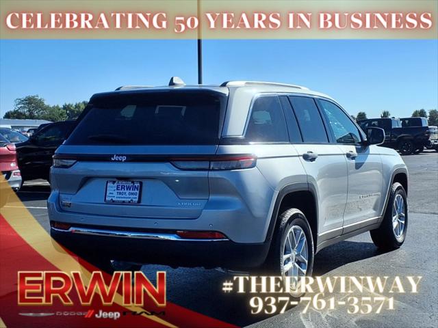 2025 Jeep Grand Cherokee GRAND CHEROKEE LAREDO X 4X4