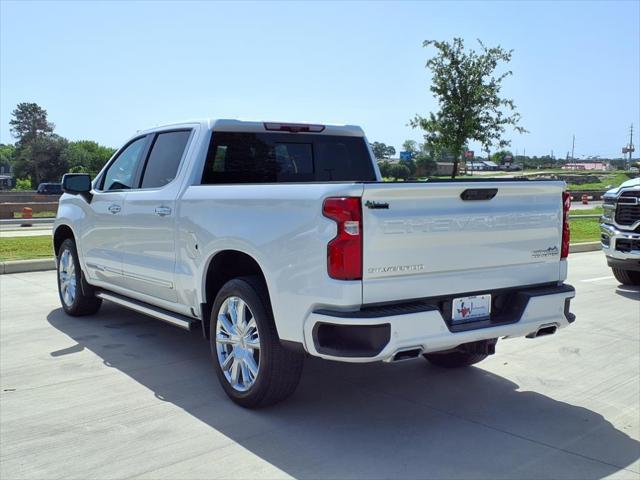 2022 Chevrolet Silverado 1500 4WD Crew Cab Short Bed High Country