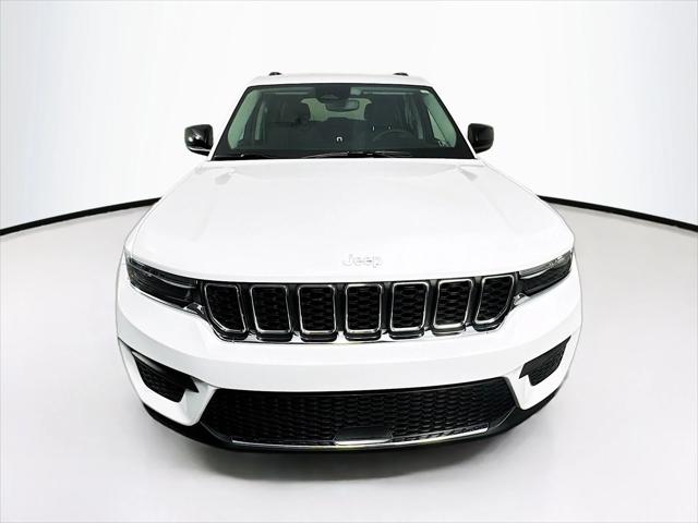 2023 Jeep Grand Cherokee Laredo 4x4
