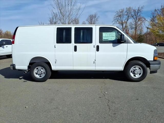 2025 Chevrolet Express Cargo Van RWD 2500 Regular Wheelbase WT