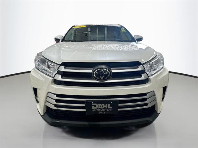 2017 Toyota Highlander SE