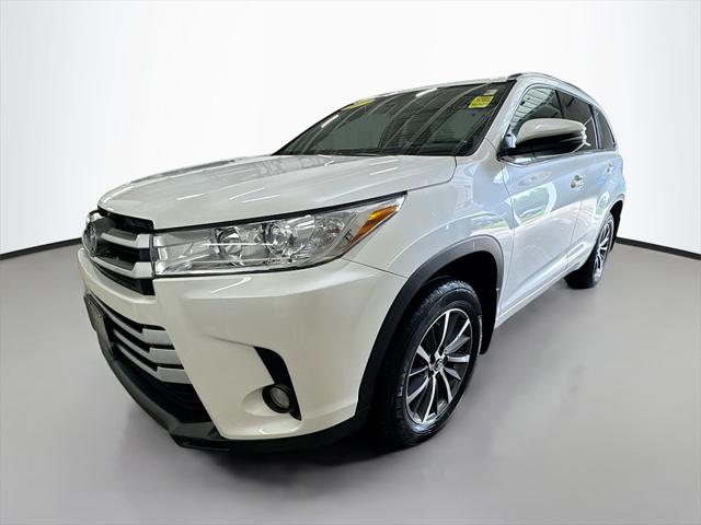 2017 Toyota Highlander SE