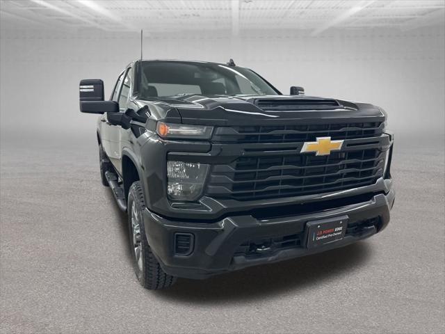 2024 Chevrolet Silverado 2500HD 4WD Crew Cab Standard Bed Custom